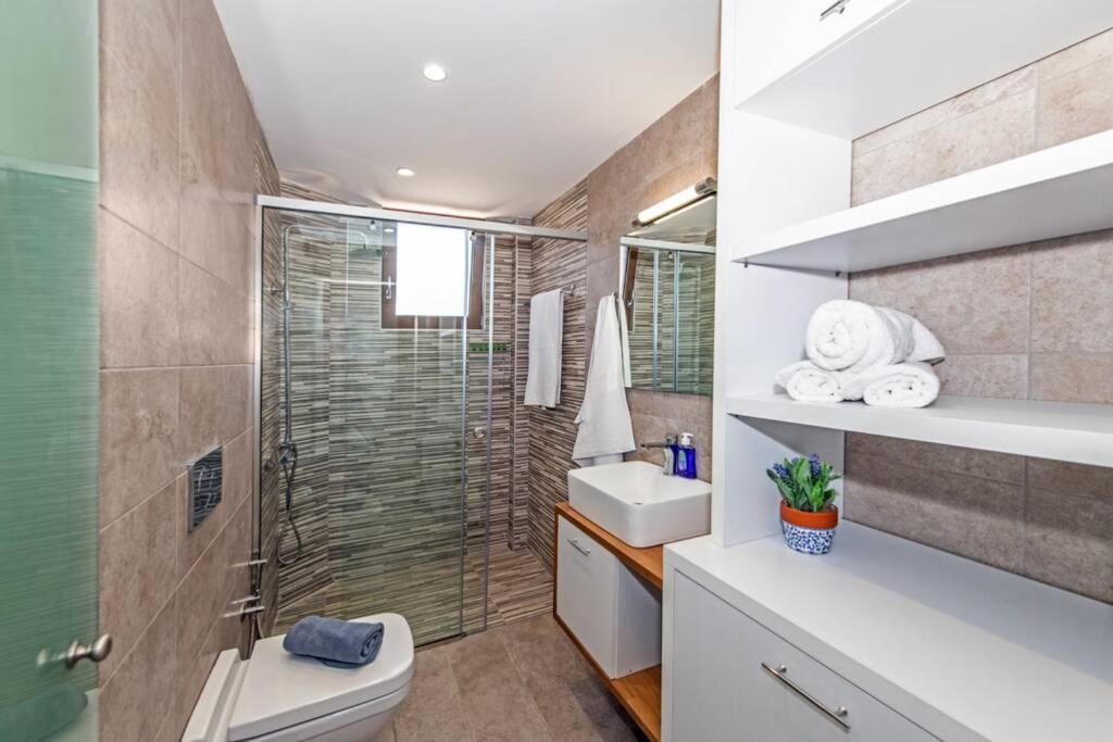 Villa Anthi, A Modern Villa With Salted Water Pool,Hot Tub & Bbq! Rethymno  Екстер'єр фото