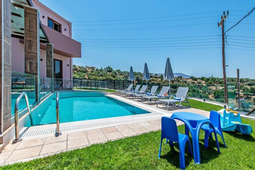Villa Anthi, A Modern Villa With Salted Water Pool,Hot Tub & Bbq! Rethymno  Екстер'єр фото
