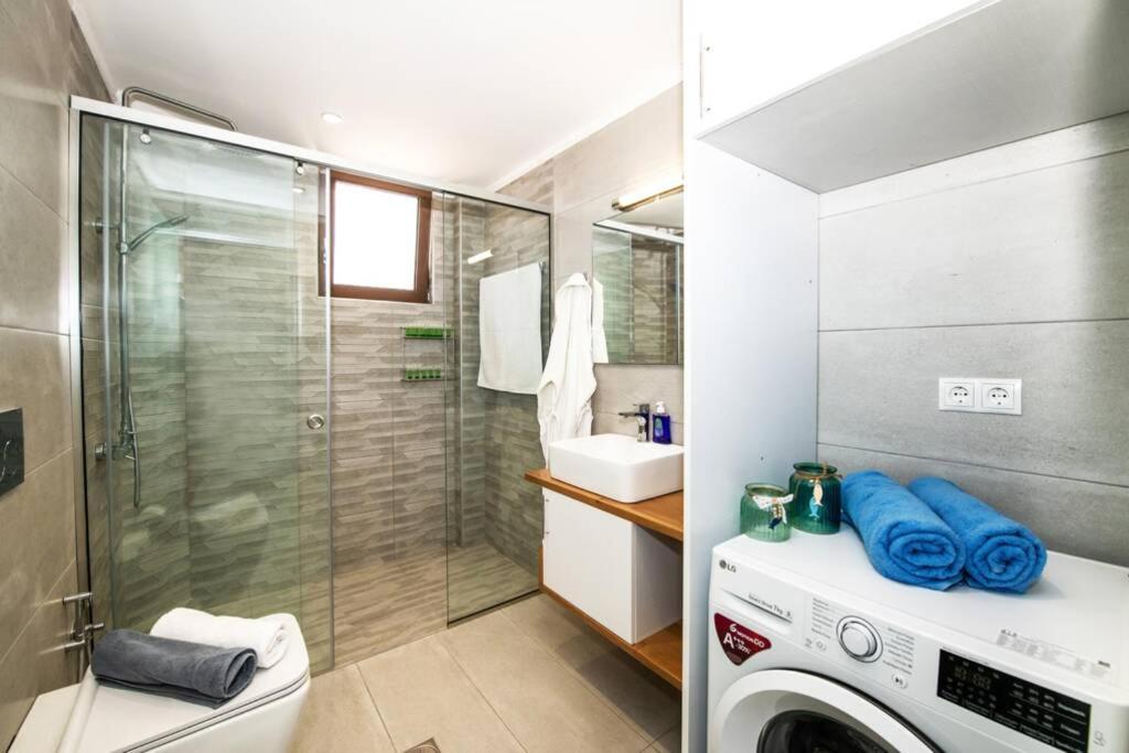 Villa Anthi, A Modern Villa With Salted Water Pool,Hot Tub & Bbq! Rethymno  Екстер'єр фото