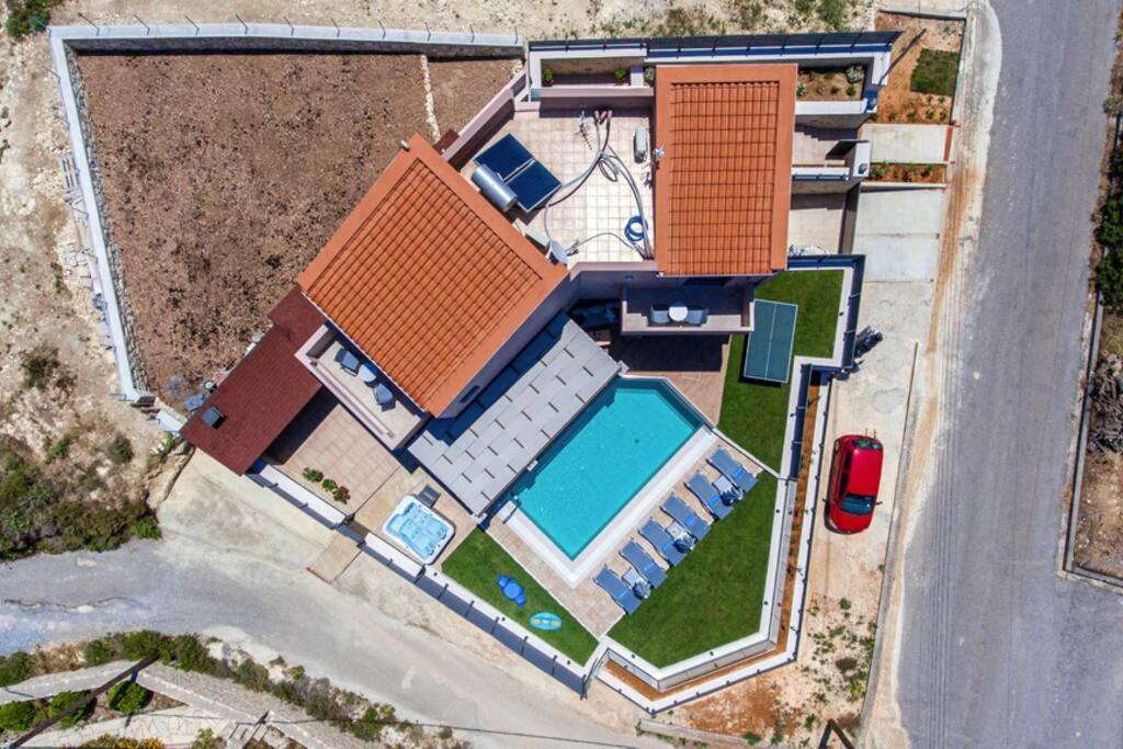 Villa Anthi, A Modern Villa With Salted Water Pool,Hot Tub & Bbq! Rethymno  Екстер'єр фото