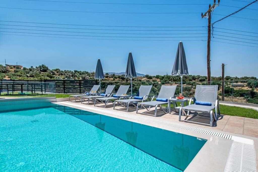Villa Anthi, A Modern Villa With Salted Water Pool,Hot Tub & Bbq! Rethymno  Екстер'єр фото