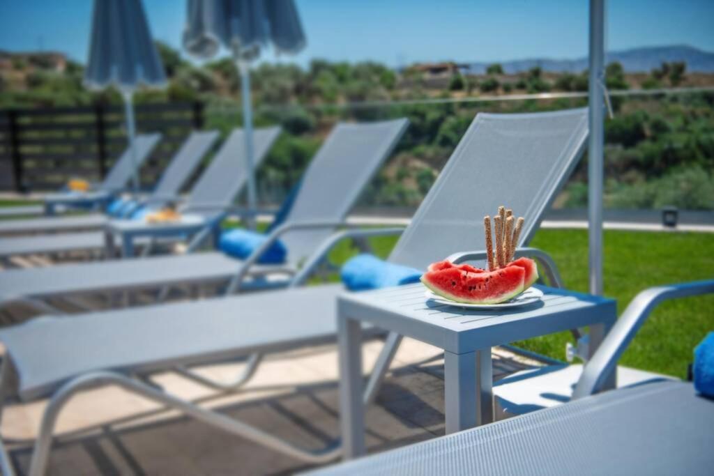 Villa Anthi, A Modern Villa With Salted Water Pool,Hot Tub & Bbq! Rethymno  Екстер'єр фото